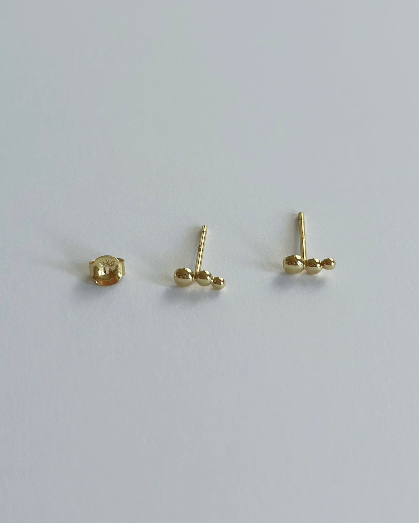 Pebble Studs