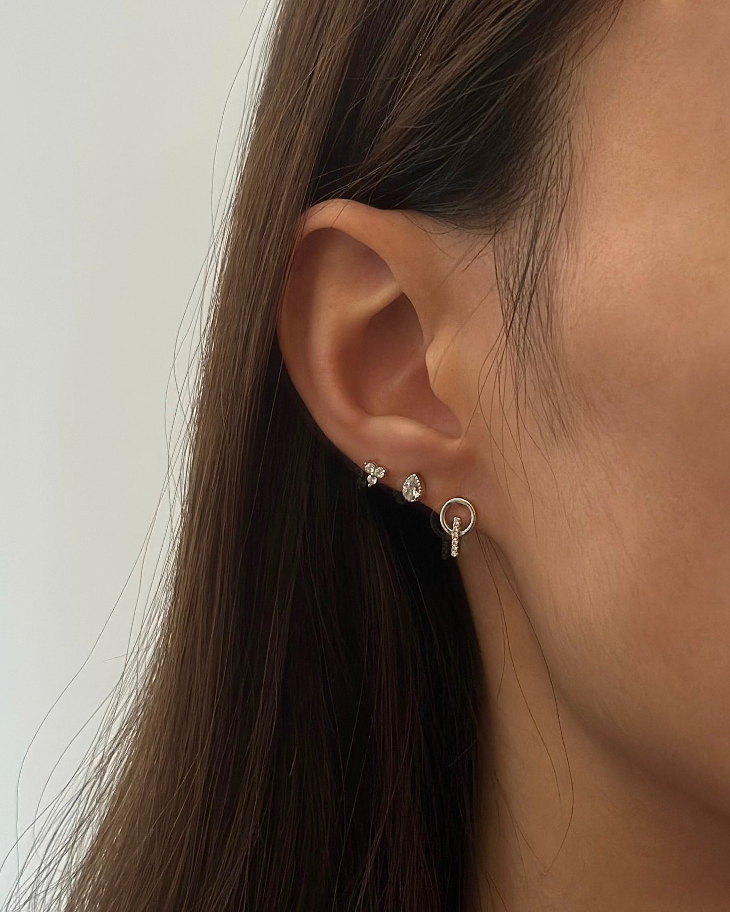 Pave Linear Studs